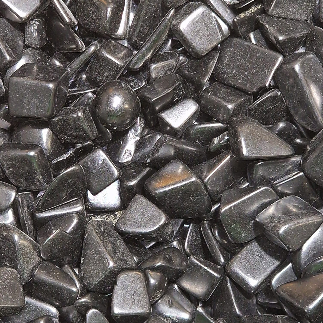 Shungite Gem Chips – natural Root Chakra stones in mini chip form