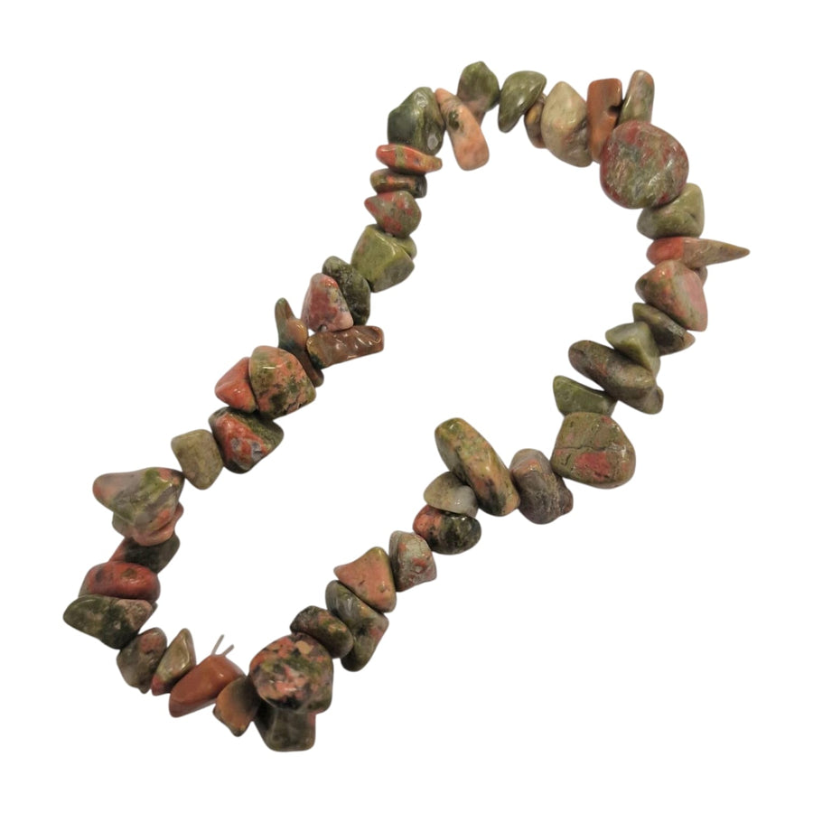 GeoFossils: Unakite Gem Chip Bracelet with mottled green and pink crystal chips on elastic cord – grounding and emotionally healing bracelet for heart-centred growth