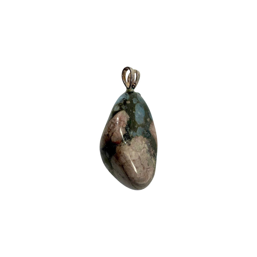 GeoFossils Que Sera Sterling Silver Pendant – Brazilian multi-coloured Que Sera crystal in sterling silver setting – calming and balancing jewellery – handmade in the UK