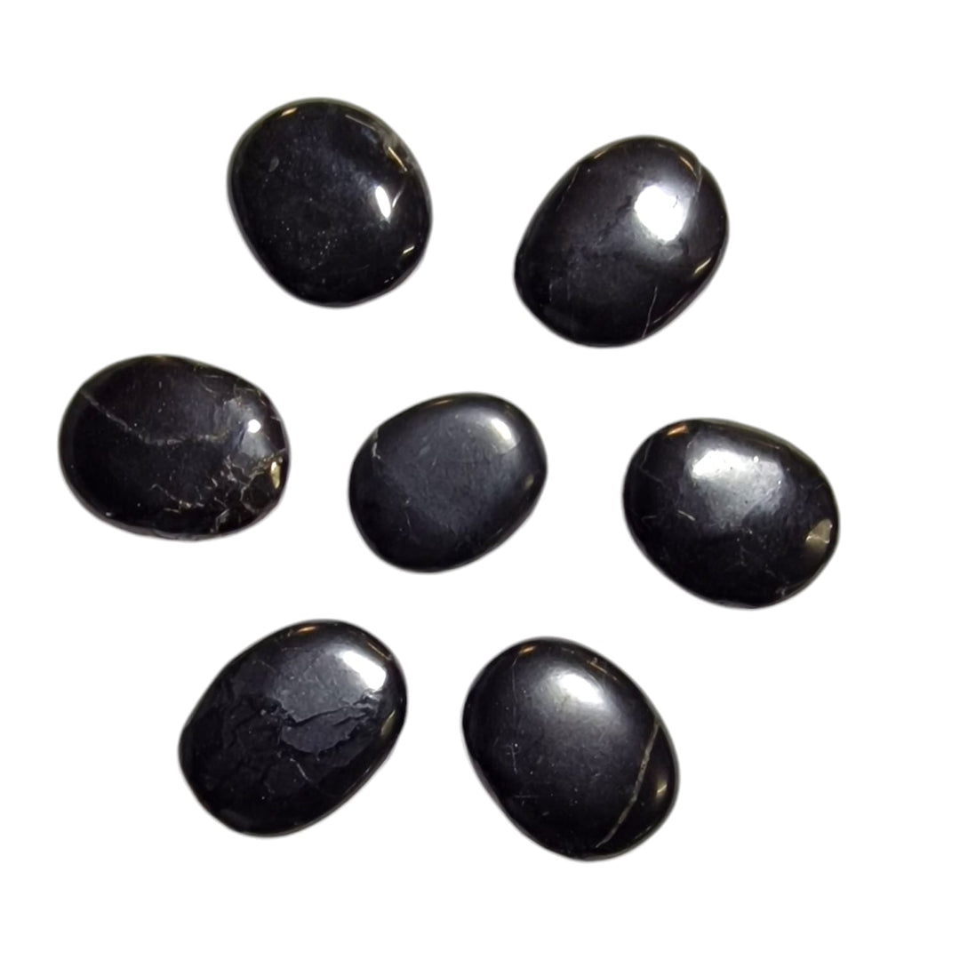 Small oval-shaped Shungite crystal – ideal for travel, meditation, and stress relief