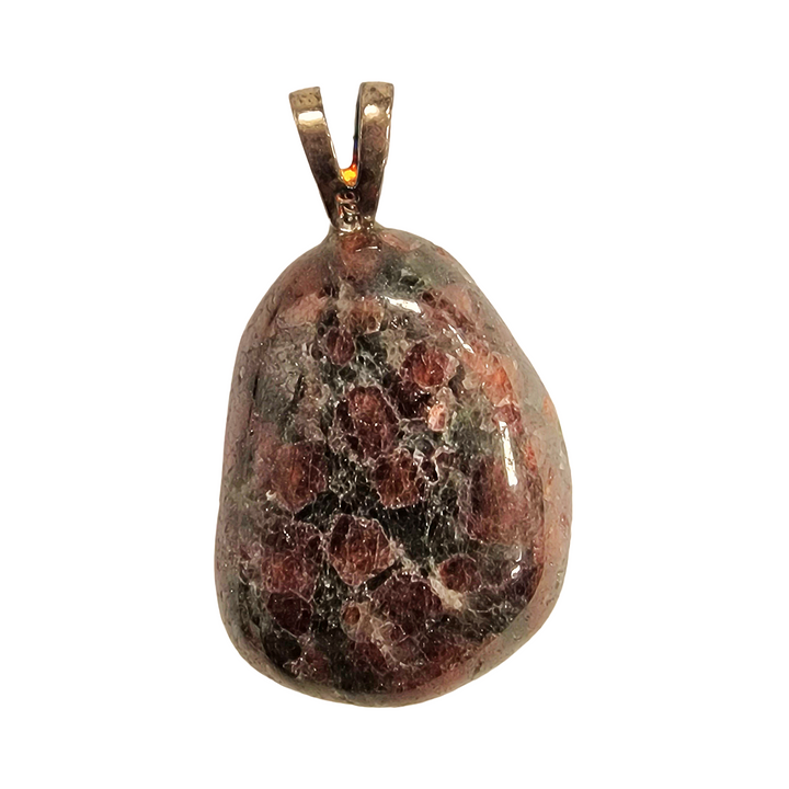 GeoFossils Eclogite Sterling Silver Pendant – Norwegian green and red gemstone in sterling silver setting – strength, transformation, and grounding jewellery – handmade in the UK.