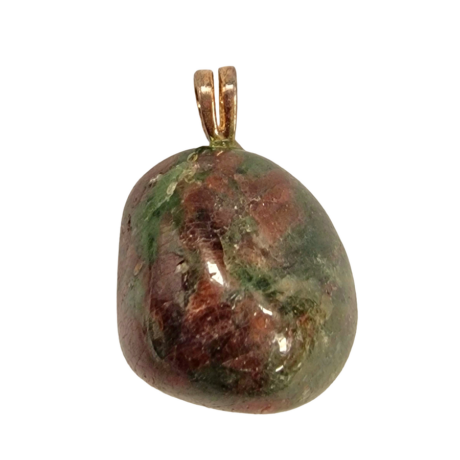 GeoFossils Eclogite Sterling Silver Pendant – Norwegian green and red gemstone in sterling silver setting – strength, transformation, and grounding jewellery – handmade in the UK.