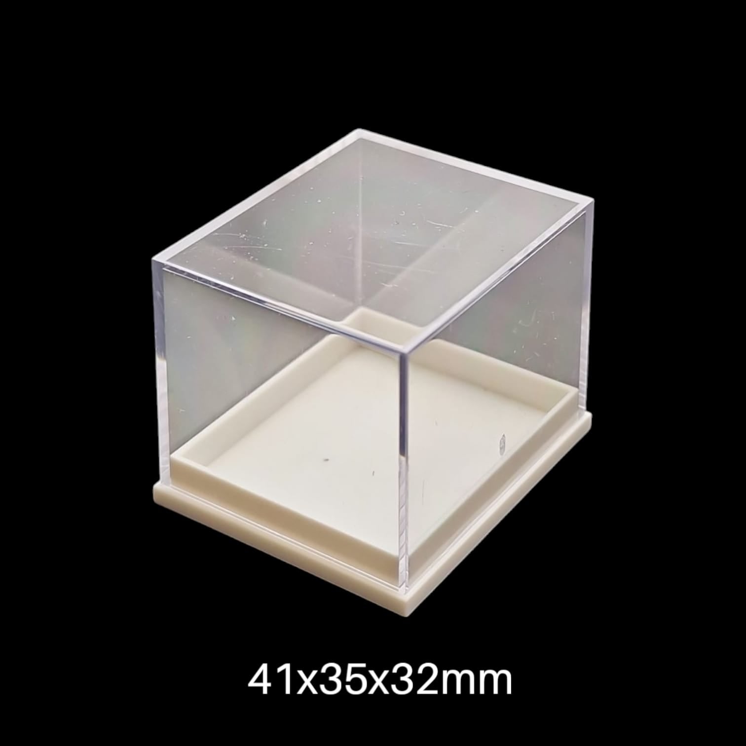 GeoFossils Protect and showcase your mineral collection with clear plastic specimen boxes, available in various sizes. Ideal for crystal collectors, dealers, and enthusiasts.