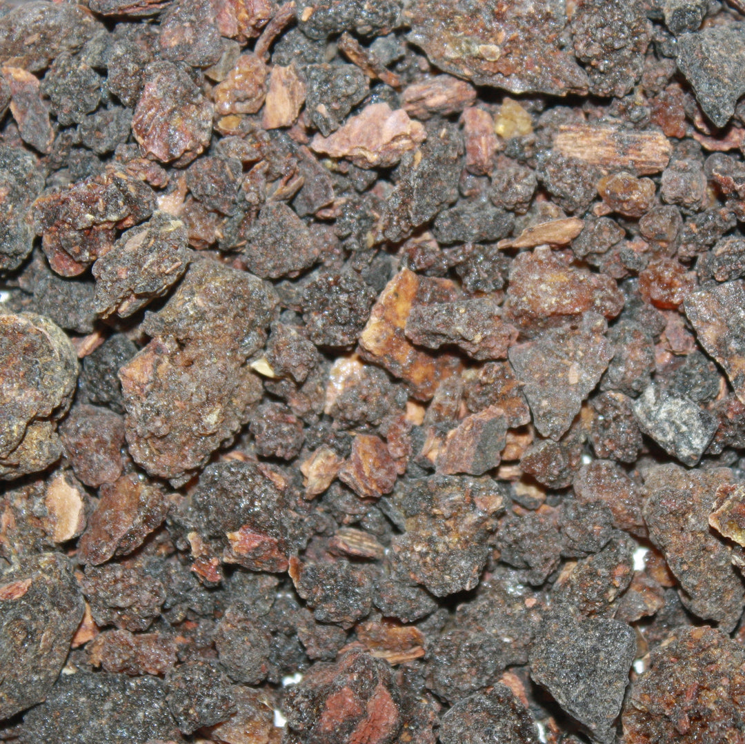Resin Myyrh magickal uses include blessing objects such as amulets and charms. Burned as a incense, it purifies the area, lifts vibrations and creates peace, it is rarely burned alone and is conjunction with Frankincense.
